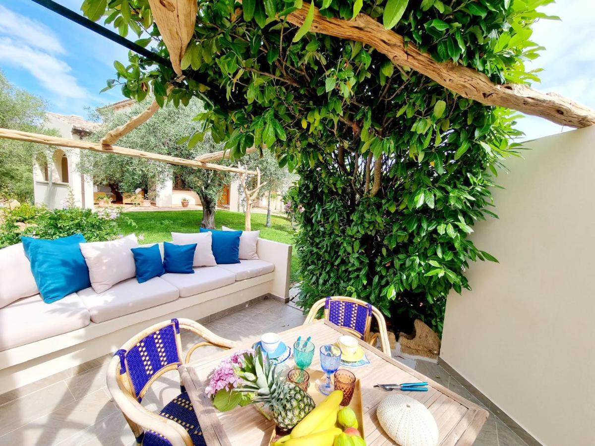 Stazzo San Teodoro Il Ginepro Piscina Condivisaアパートメント エクステリア 写真