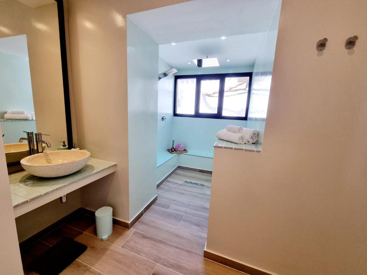 Stazzo San Teodoro Il Ginepro Piscina Condivisaアパートメント エクステリア 写真