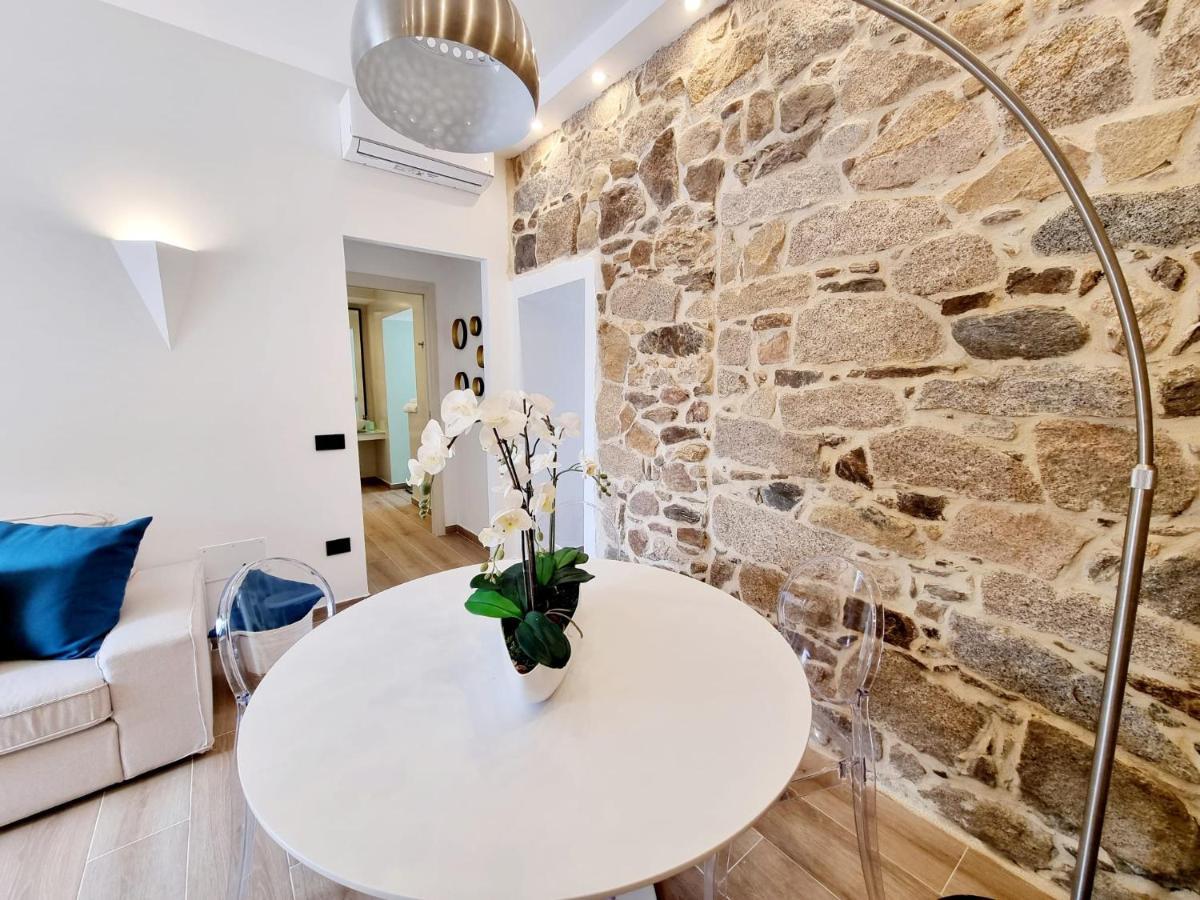 Stazzo San Teodoro Il Ginepro Piscina Condivisaアパートメント エクステリア 写真