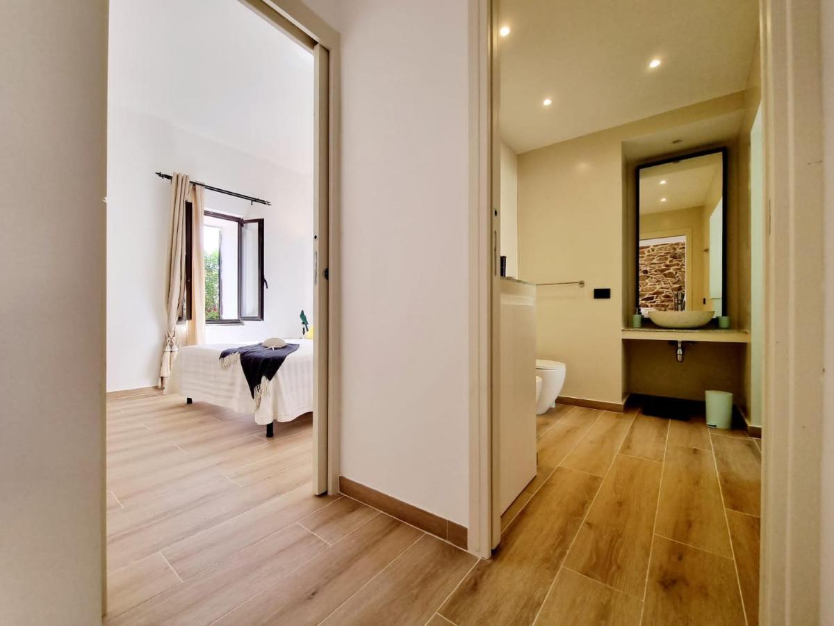 Stazzo San Teodoro Il Ginepro Piscina Condivisaアパートメント エクステリア 写真