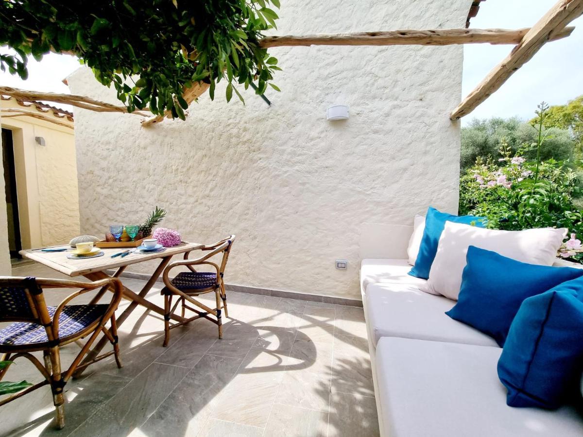 Stazzo San Teodoro Il Ginepro Piscina Condivisaアパートメント エクステリア 写真