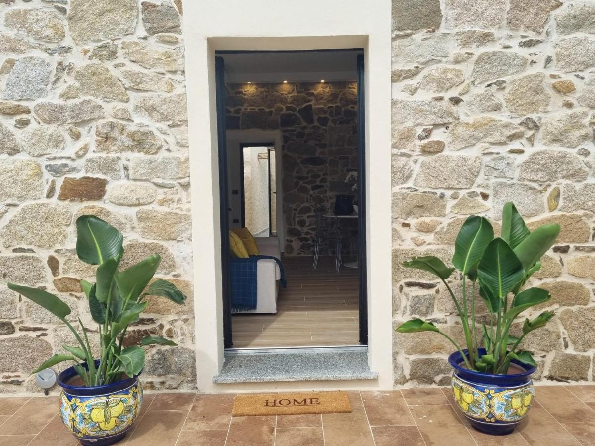 Stazzo San Teodoro Il Ginepro Piscina Condivisaアパートメント エクステリア 写真