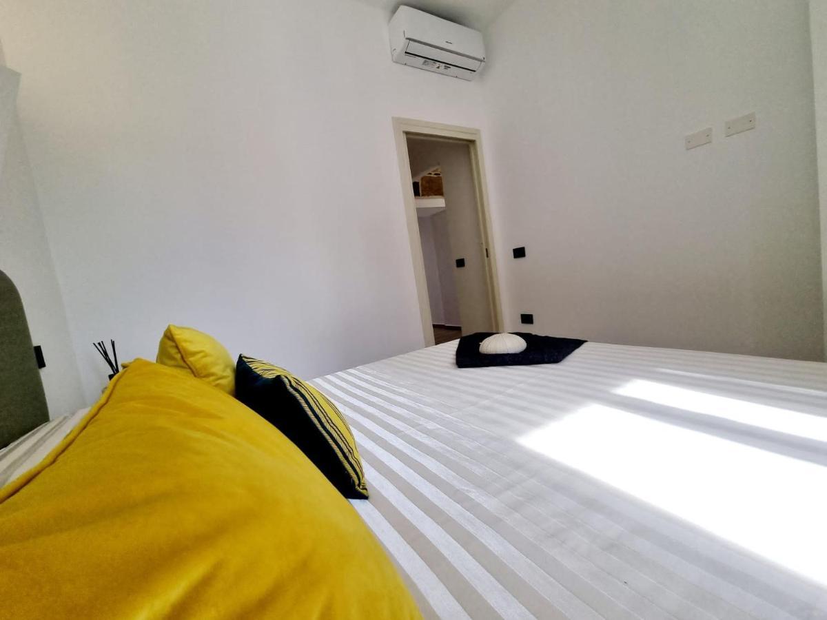 Stazzo San Teodoro Il Ginepro Piscina Condivisaアパートメント エクステリア 写真